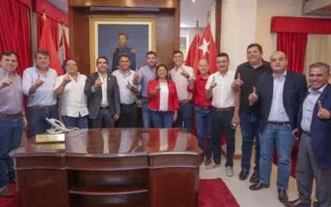 Pe�a y Alliana recibieron apoyo de candidatos a gobernadores de Fuerza Republicana