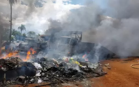 Reportan incendio de grandes proporciones en recicladora de Capiat�