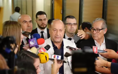 Salom�n convocar�a a sesi�n extra si existe dictamen sobre candidato a FGE