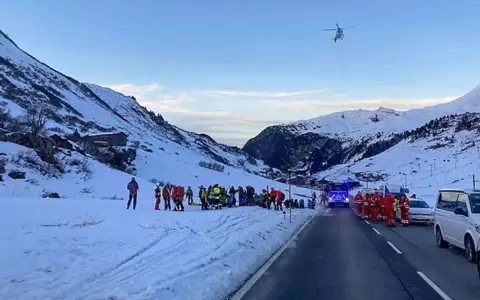 Al menos diez desaparecidos tras una avalancha en una pista de esqu� en Austria