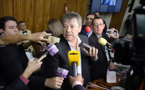 Diputado dice que diferencias entre principales actores pol�ticos no deben influir en la unidad