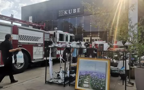 Incendio afecta dep�sito de local sobre la avenida Rep�blica Argentina