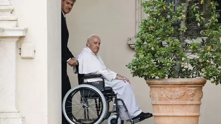 El papa Francisco revel� que firm� una carta de renuncia por si le falla la salud