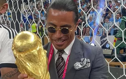 El castigo que la FIFA impondr� a Salt Bae por meterse en el campo