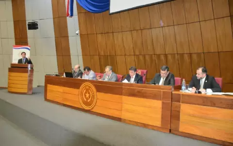�ltimo d�a de audiencia p�blica para el concurso de fiscal general del Estado