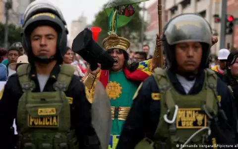 Presidenta de Per� llama a la calma tras protestas en varias ciudades