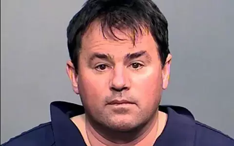 El l�der de un grupo pol�gamo de Arizona se hac�a llamar profeta y ten�a 20 esposas, la mayor�a menores de edad
