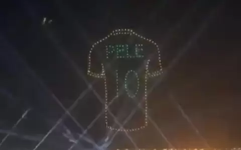 El imponente homenaje que la FIFA rindi� a Pel�