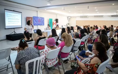 Realizan "XV encuentro entre mujeres activistas y l�deres de la sociedad civil"