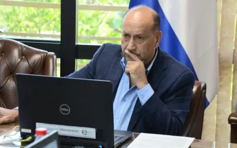 Senado levanta sesi�n extra por falta de cu�rum