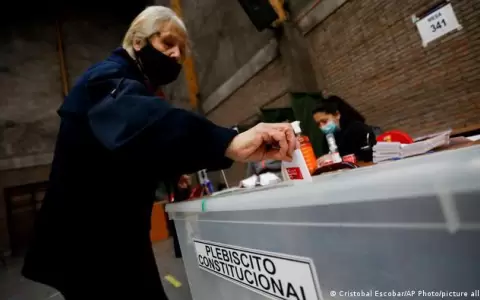 Chile reinstaura el sufragio obligatorio