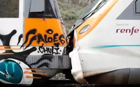 Un choque de trenes dej� al menos 155 heridos cerca de Barcelona
