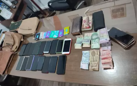 Atrapan a descuidista y recuperan 21 celulares robados en Caacup�