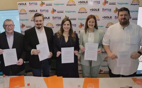 Gonz�lez, Camacho y Kemper en los primeros lugares para el Senado