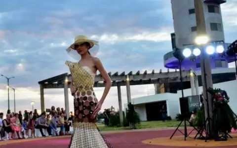 UNAE cerr� el a�o con desfile de prendas sustentables de alta costura