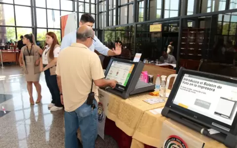 TSJE instala m�quinas electr�nicas de votaci�n en el Congreso