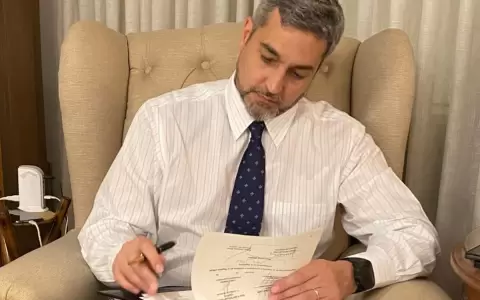 Ejecutivo oficializa primer feriado largo, el 1 de marzo se traslada al 27 de febrero