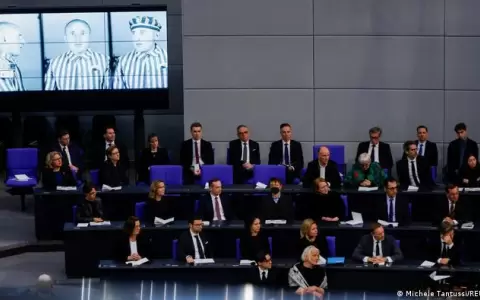 Parlamento alem�n recuerda a minor�as sexuales v�ctimas de la persecuci�n nazi
