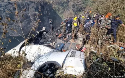 Sigue en Nepal la b�squeda de las v�ctimas de accidente a�reo