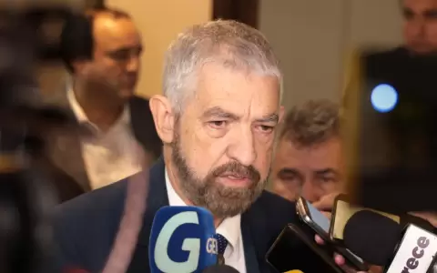 Dirigentes del FG se mantendr�n divididos, pese a fotograf�a de Lugo