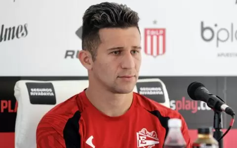 Dirigente de Cerro Porte�o niega contactos por Jorge Morel