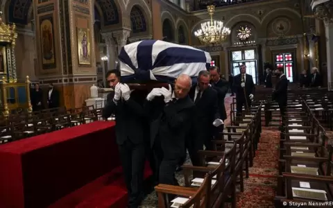 Celebran en Atenas funeral del exmonarca Constantino II