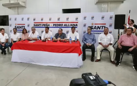 Pe�a no considera conveniente renuncia de  Cartes a la ANR, pero s� que se defienda ante acusaciones