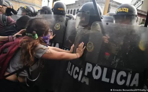 Per�: manifestantes queman segundo puesto fronterizo con Bolivia