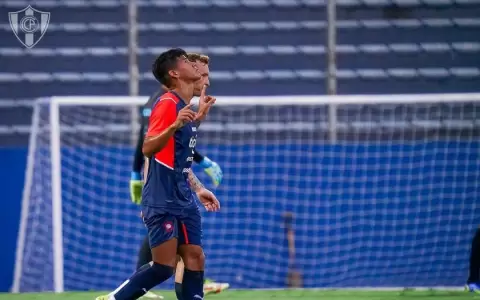 Cerro Porte�o triunfa en el par de amistosos ante Guaire�a