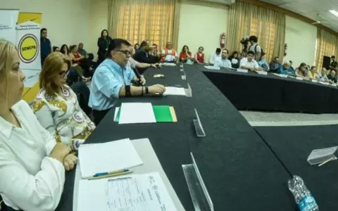Ministerio de Salud y municipios proponen acciones para frenar expansi�n de chikungu�a
