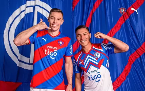 Cerro Porte�o presenta su innovadora camiseta 2023