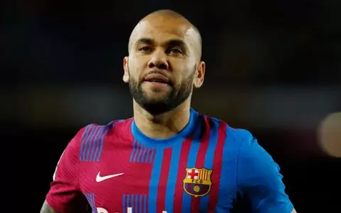 Dani Alves para intentar salir de prisi�n: contrat� al abogado que defendi� a Lionel Messi