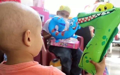 Los Reyes Magos llegaron al Hospital de Acosta �u