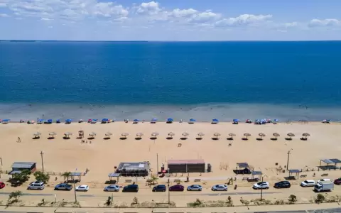 Cobro excesivo: pol�mica por supuesta "zona vip" en playa de Carmen del Paran�
