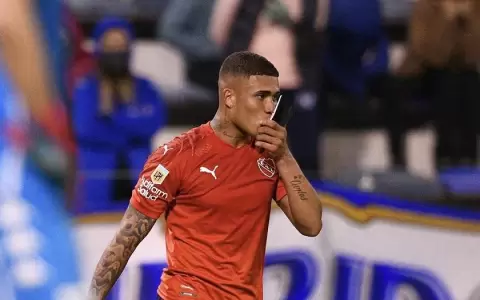 �Qui�n es Ayrton Costa, el lateral que suena para Olimpia?