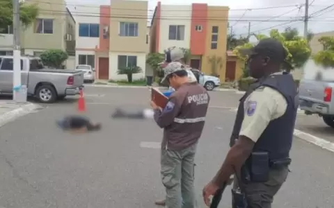 Sicarios masacraron con 50 tiros a 4 personas y un beb� en un fiesta en Ecuador