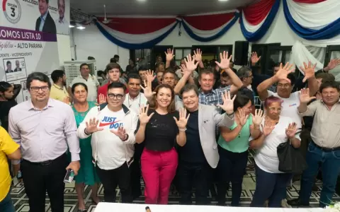 Sector del PLRA se aleja de Efra�n y se une a Euclides