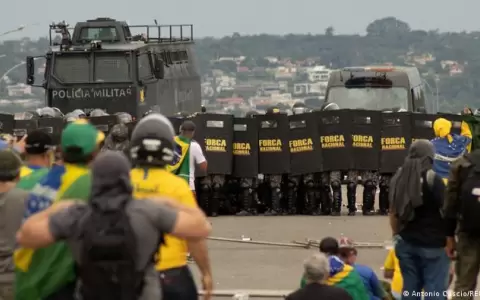 Corte Suprema de Brasil autoriza investigar a Bolsonaro por actos antidemocr�ticos