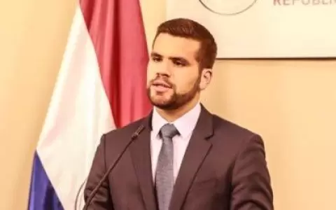 Gobierno anuncia reducci�n de directores en Copaco y Essap