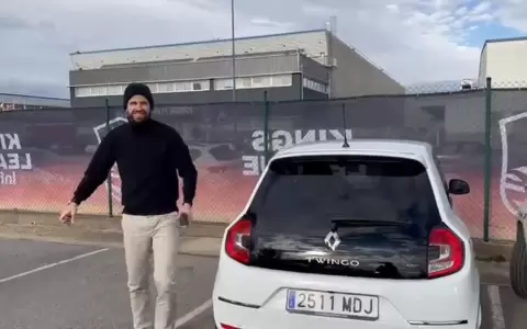 Gerard Piqu� lleg� a la Kings League en un Twingo