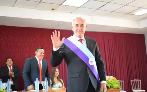 Asumi� nuevo gobernador del Guair�