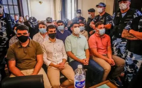 Crimen de B�ez Sosa: testigo dijo que Thomsen le peg� "dos puntinazos en la cabeza" a Fernando