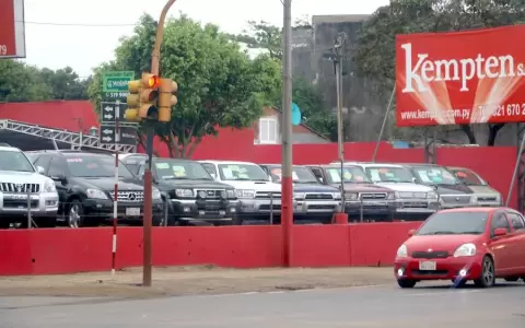 Diputado intentar� suprimir prohibici�n de importaci�n de veh�culos usados