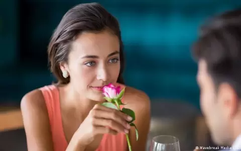 Las mujeres pueden oler si un hombre est� soltero, seg�n estudio