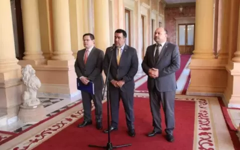 Hacienda asegura que no existe argumento para ajustar precio de combustibles