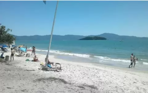 Alerta por un brote de diarrea en las playas en Florian�polis: ya registraron m�s de 1.200 casos