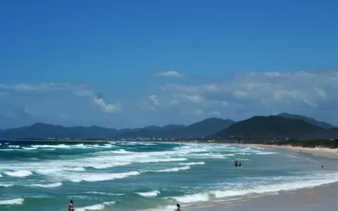 Florian�polis: la Playa de los Ingleses tendr� el acceso restringido el resto del verano
