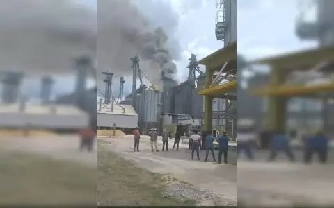 Reportan voraz incendio en f�brica de arroz en Villa Oliva