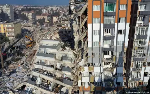Terremoto en Turqu�a: a la tristeza se unen la rabia y la indignaci�n