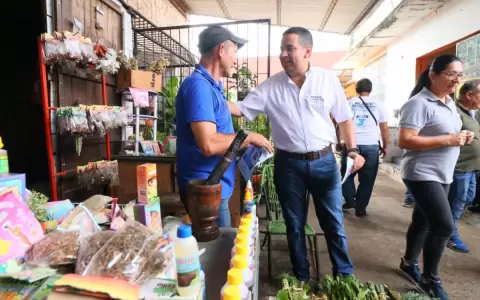 Candidato a gobernador propone acabar con el dengue y chikungu�a con recicladoras